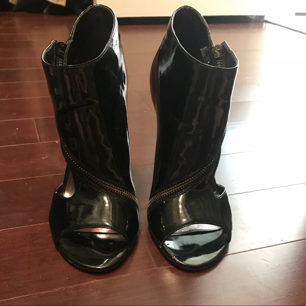 Jessica Simpson high heels